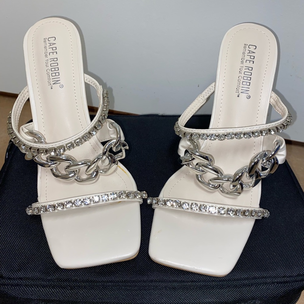 CAPE ROBBIN Shoes 
Remember Your Comfort™M  Size 8